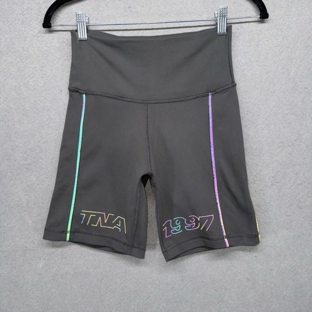 TNA Aritzia Shorts Womens Size Small Gray Atmosphere Biker Reflective Workout‎